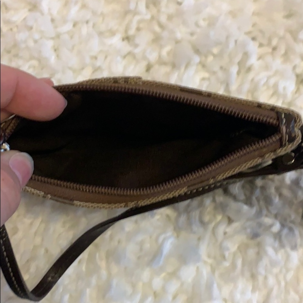 Coach wristlet - Picture 3 of 3